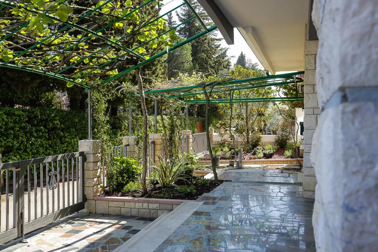 Apartments Villa Sofia Crveni Vrh Luaran gambar