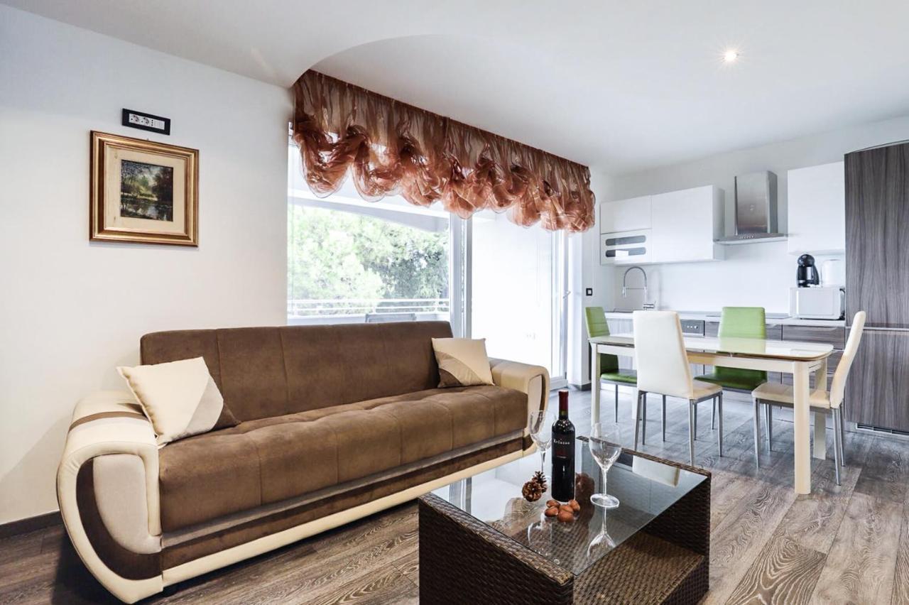 Apartments Villa Sofia Crveni Vrh Luaran gambar